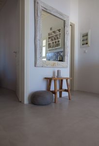 Pyxis III interior